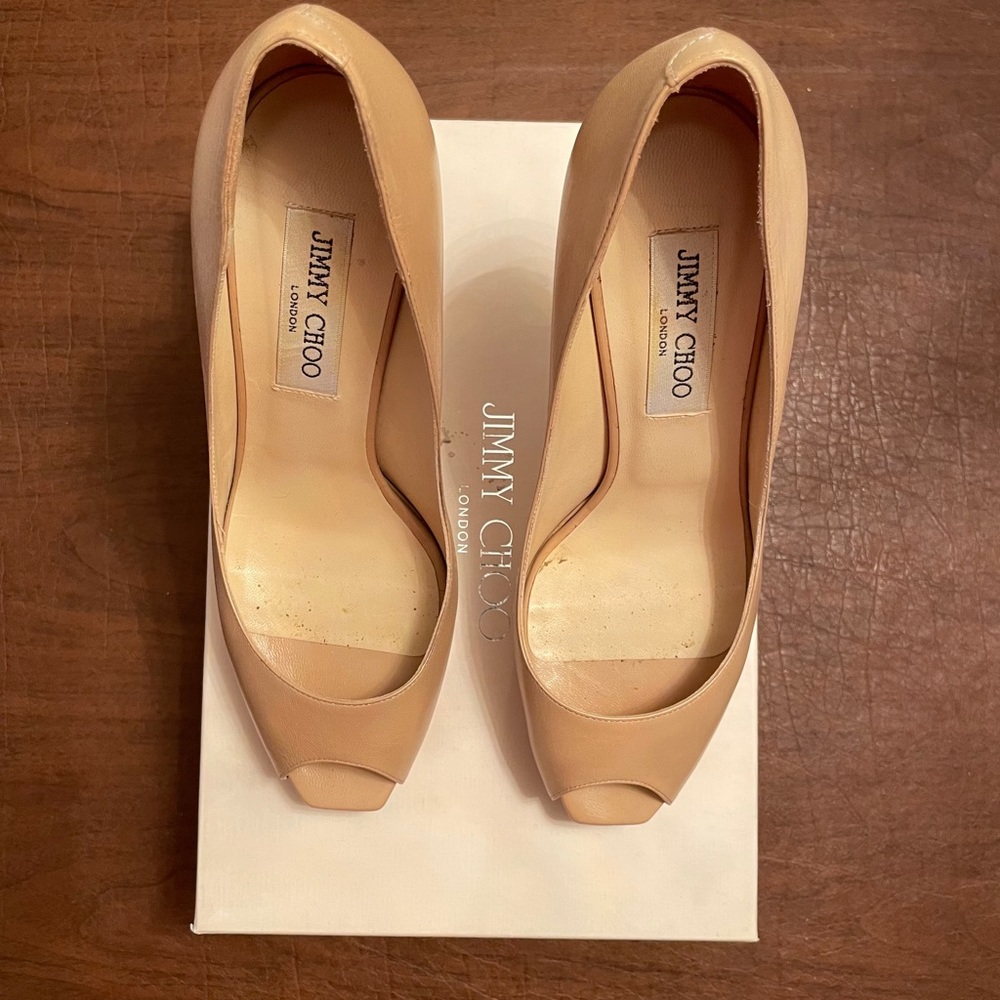 Jimmy Choo Nude Comet Pump - size 39